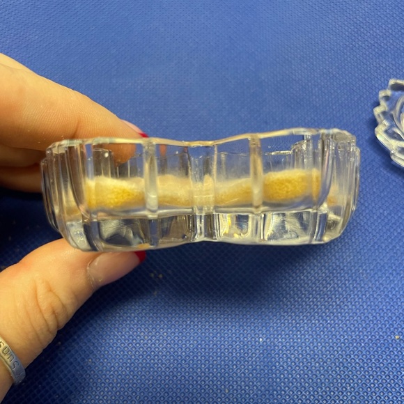 Vintage Clear Glass Butterfly Trinket Box - Picture 13 of 16